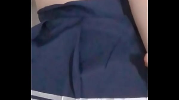 หีและหน้าอกของเธอเป็นสีชมพูและเปียก และ